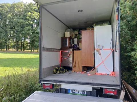 Stěhovací práce, nakládka vybavení bytu